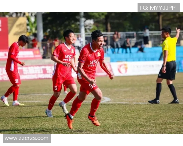 深圳足球队个人能力提升的热议与未来发展探讨 深圳足球队个人能力提升的热议与未来发展探讨